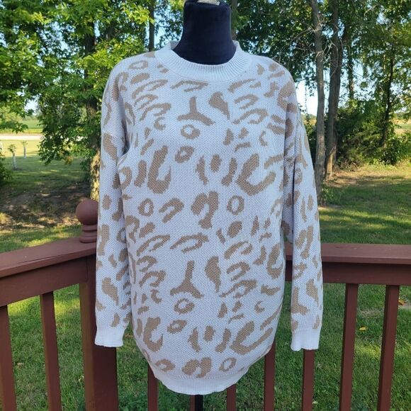 Vestidos Ladies  Khaki White Leopard Print Oversized  Crew Neck Sweater sz Med - Picture 1 of 13